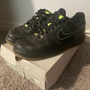 Nike Air Force 1 ‘07 Black/Volt RARE Sz 10